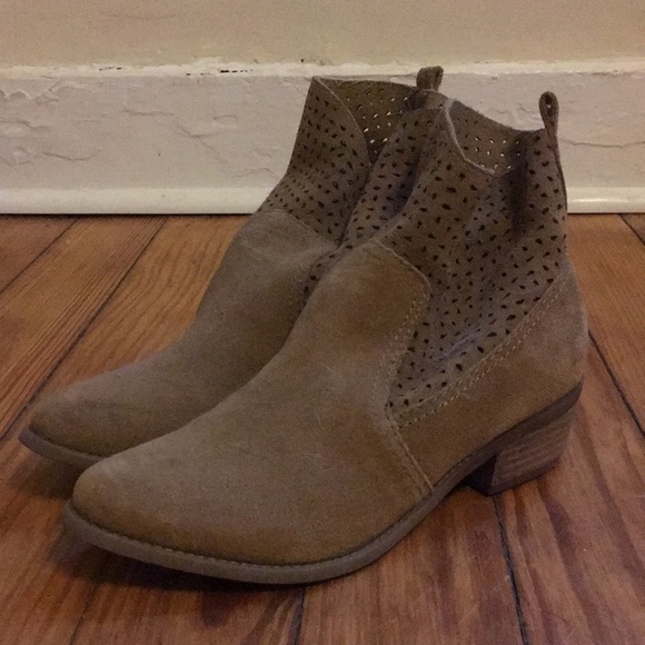 american eagle suede booties